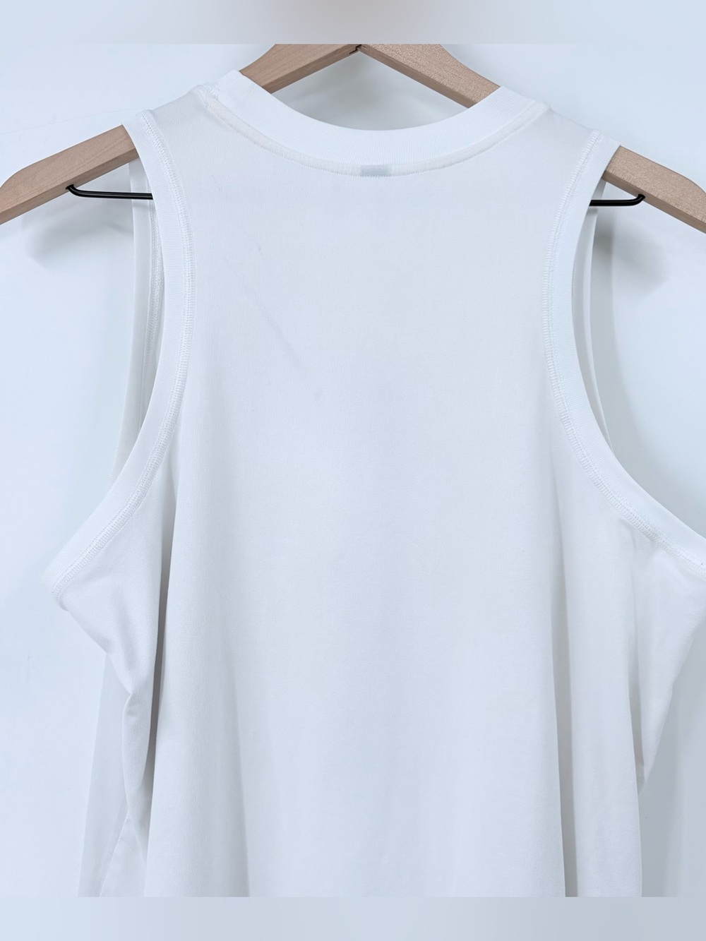Vuori White Energy Top - Picture 9 of 11